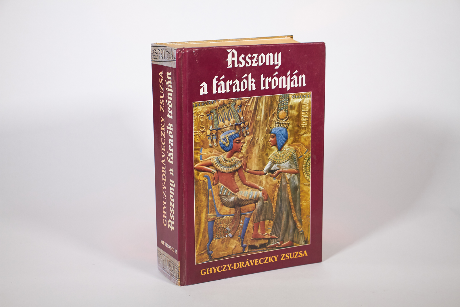 asszony a fáraók trónján_1