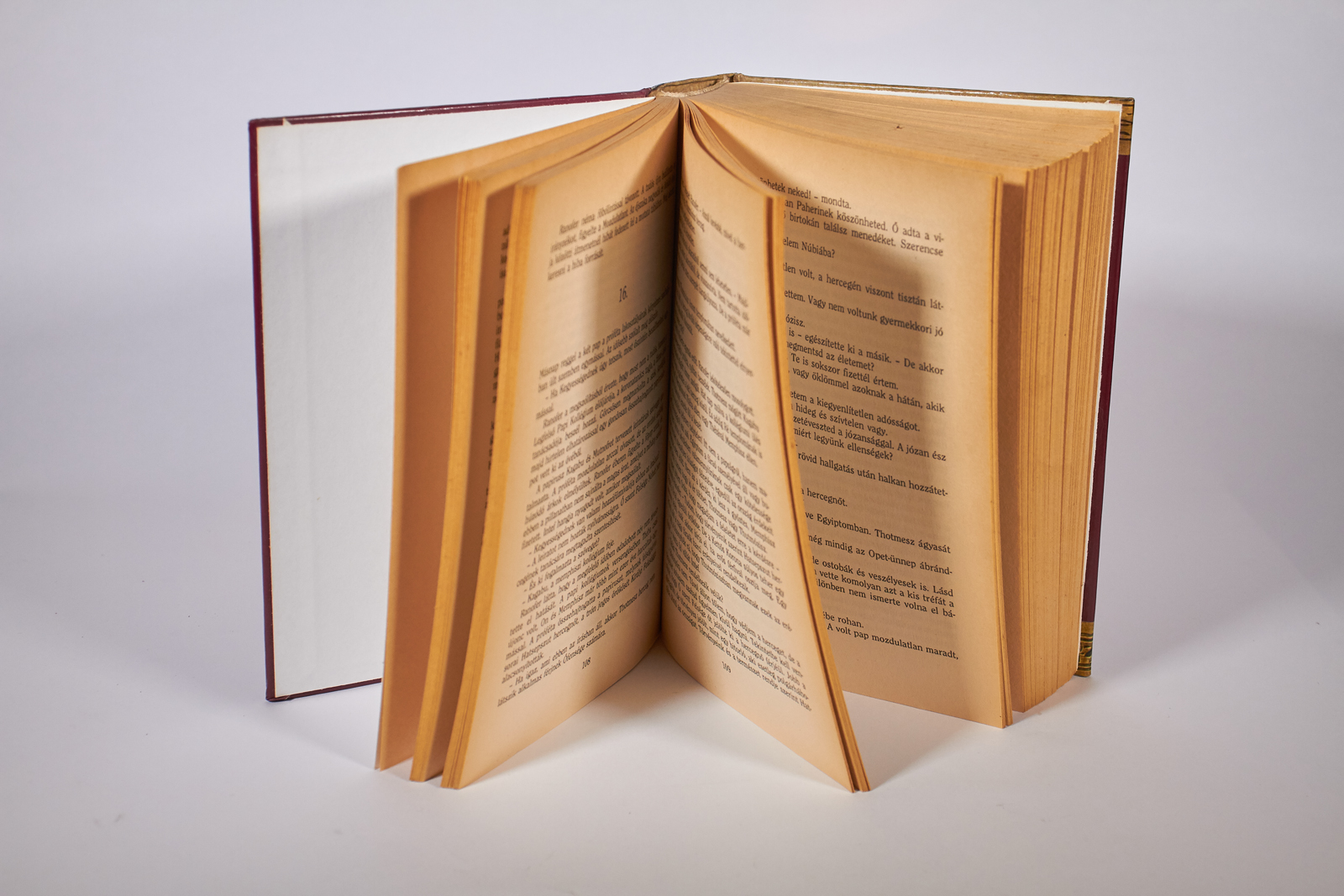 asszony a fáraók trónján_2